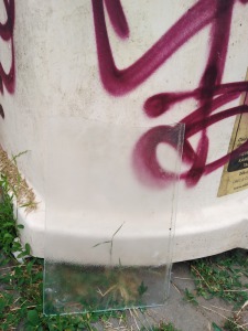 pranýř-sklo